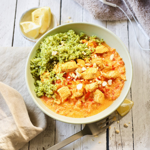 Brokkoli-Couscous mit Joghurt-Curry-Hähnchen