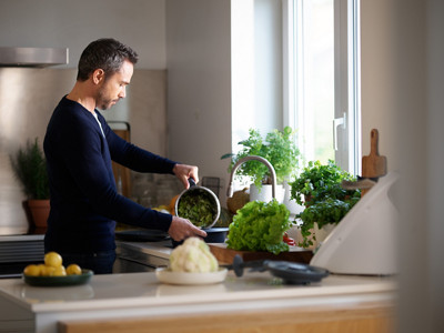 01 24 prozent der maener kochen ausschliesslich oder hauefig selbst c vorwerk