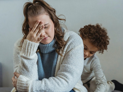 Bild 01: Mental-Load-Krise: Mütter wünschen sich Veränderung © Pexels/Keira Burton 