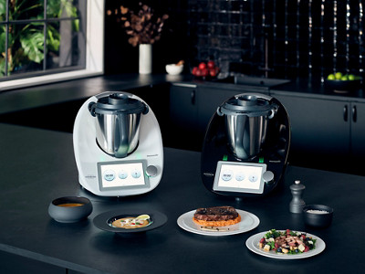 03 Thermomix TM6 weiß und limited black edition c Vorwerk