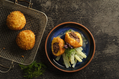 04 Gebackene Polentaknoedel mit Rindsragout c Vorwerk