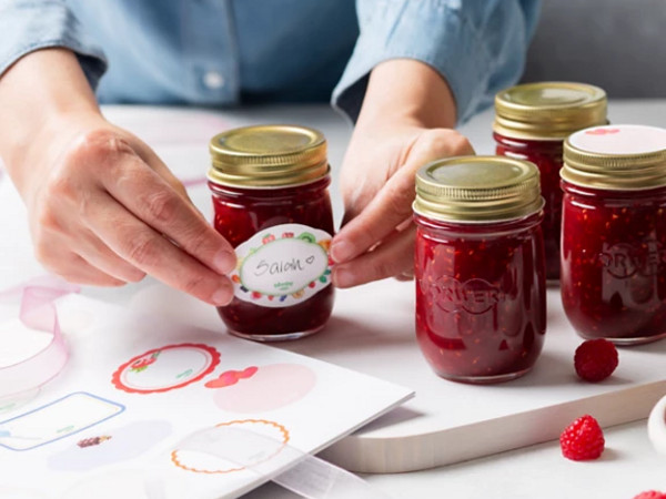 Con le pratiche Etichette adesive per Vasetti Multiuso Bimby, ogni vasetto può essere personalizzato in base al contenuto. 