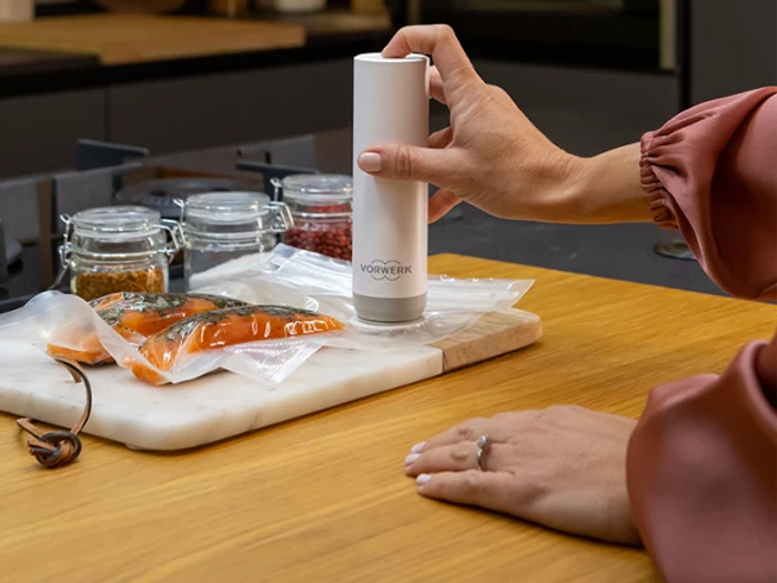 Il Nuovo Sistema per Sottovuoto aiuta a conservare meglio e più a lungo anche le ricette preparate con il Varoma, mantenendole fresche e saporite.