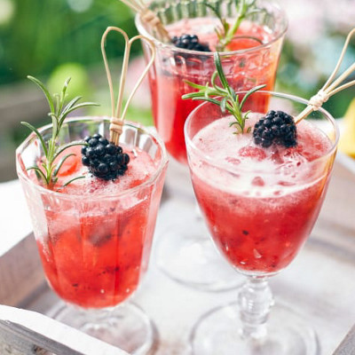 Beeren-Gin-Tonic-Bowle