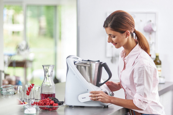 Bimby TM5 BMB MGZ GIU 2023 SIDE