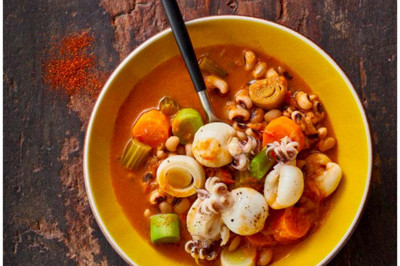 Black eyed beans stew with whole squid ID92437 landscape lpr