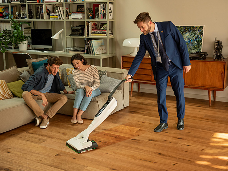 Con il nuovo sistema di pulizia senza filo Folletto VK7s potrai rendere splendente il tuo parquet.