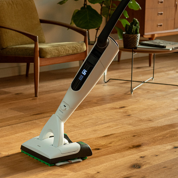 Grazie alla Pulilava Folletto SP7s potrai aspirare e lavare in un unico passaggio