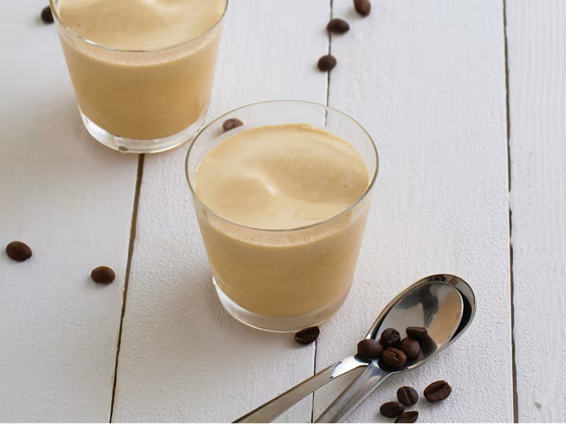 Prepara una deliziosa crema al caffè con il robot da cucina Bimby.