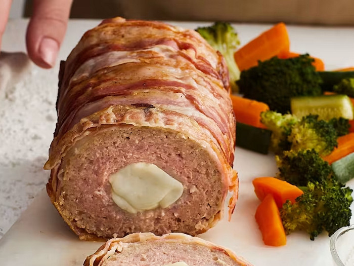 Polpettone al Varoma con cuore filante e contorno di verdure