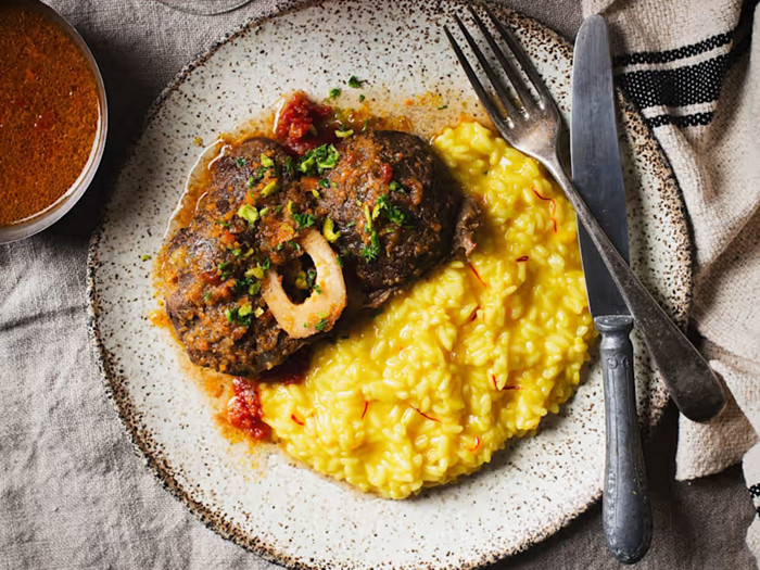 Ossobuco di manzo di Razza Piemontese a Cottura Lenta e risotto allo zafferano
