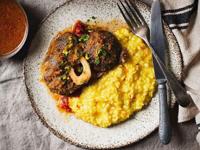 Ossobuco di manzo di Razza Piemontese a Cottura Lenta e risotto allo zafferano