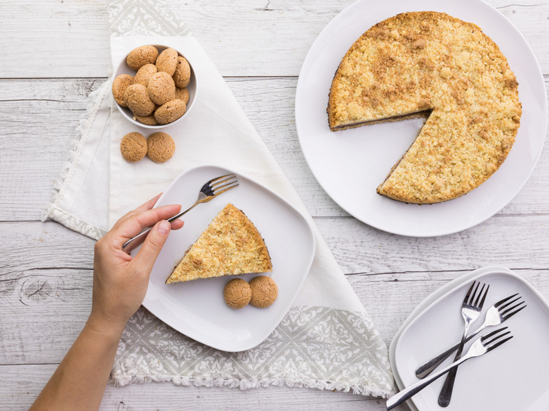 Sbriciolata agli amaretti e crema gianduia