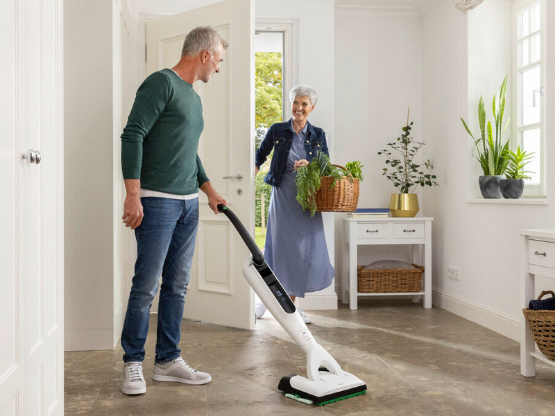 Scopri i 5 errori più comuni nelle pulizie di casa e come evitarli con gli strumenti giusti.