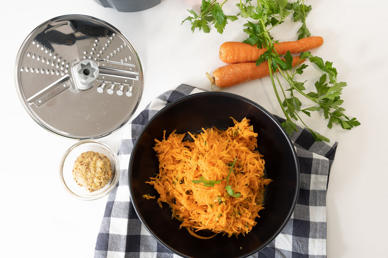 Ensalada de zanahoria hecha con Thermomix y el accesorio cortador.