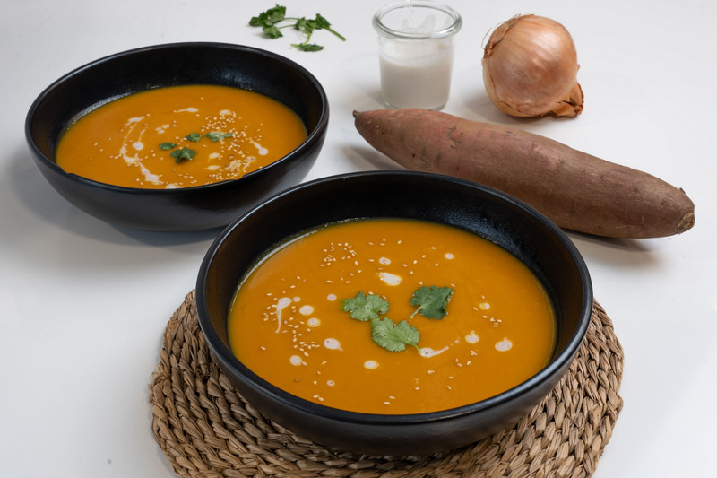 Huevos gratinados rellenos de jamón