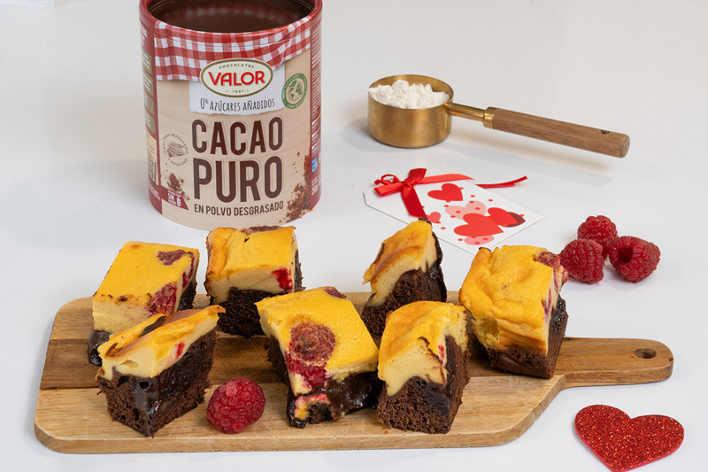 Brownie con Cheesecake de valor frambuesas con cacao Valor