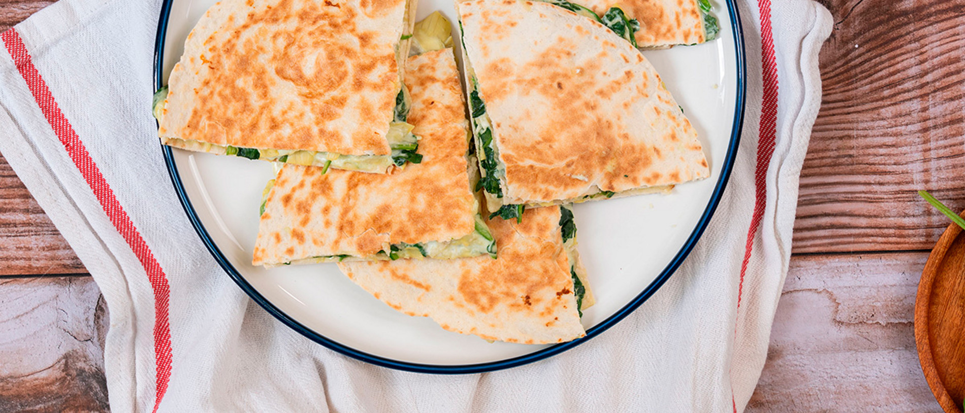 Quesadillas de espinacas y alcachofas