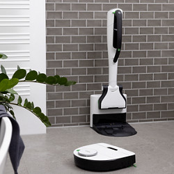 aspirateur-robot Kobold VR7 qui se vide automatiquement à sa base 