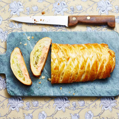 Feuilleté tressé au saumon et poireau