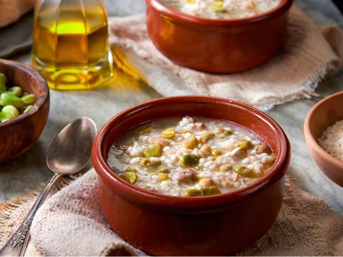 Suggeriamo la gustosa ricetta di Cookidoo: Zuppa di fave fresche (per 4 persone).