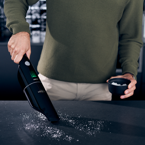 Duegi Service - Aspira a uno stile unico con l'Aspirabriciole Folletto  VC100 Black Limited Edition! Un'occasione irripetibile… limitata nel tempo.  Vieni a scoprirlo nel nostro Vorwerk Point!