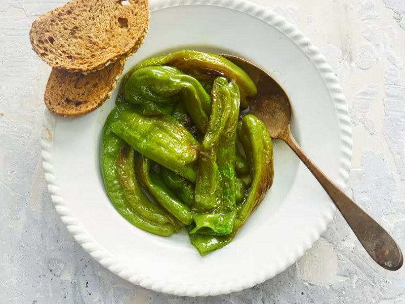 Scopri le ricette di Bimby® per gustare i friggitelli per tutta l'estate.