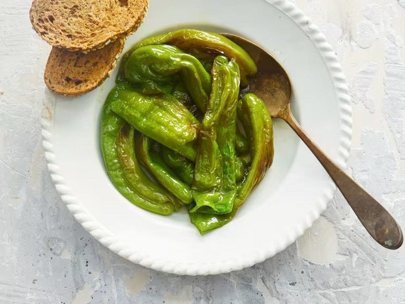 Scopri le ricette di Bimby® per gustare i friggitelli per tutta l'estate.