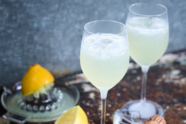 Sparkling Gin & Grapes Cocktail