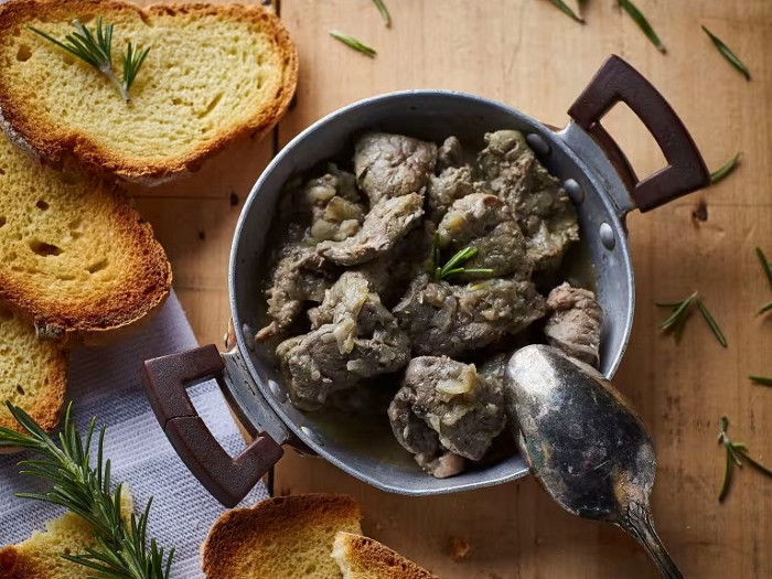 Ecco la classica ricetta del Fegato alla veneziana.
