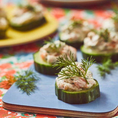 Gurkenhaeppchen mit Lachs