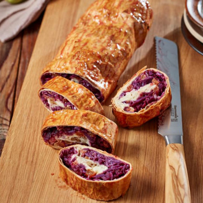 Herzhafter Rotkohl-Birnen-Strudel