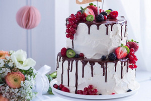 Vanille-Nuss-Hochzeitstorte (mit Schokodripping) Rezept