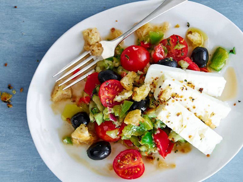 Scopri come preparare l’insalata greca con Bimby.