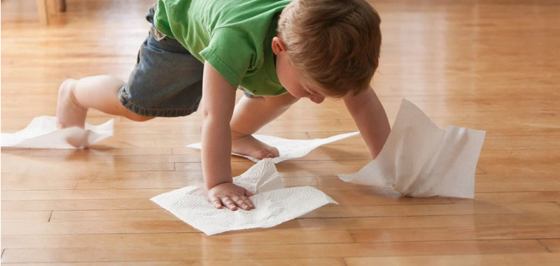 Kobold magazin kid cleaning the floor