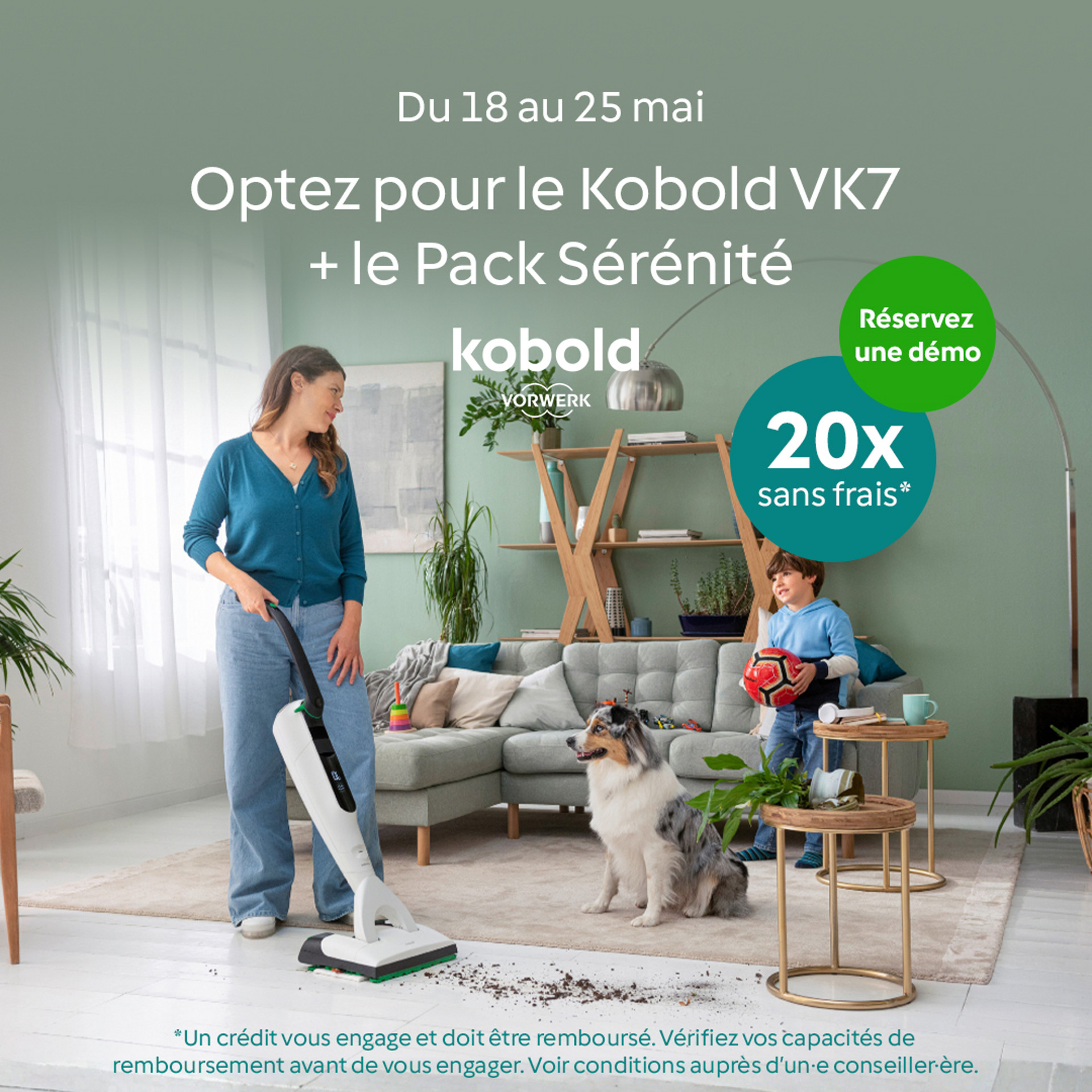 Personne nettoyant le sol avec aspirateur sans fil Kobold VK7 dans un salon avec enfant et chien, texte promotionnel.