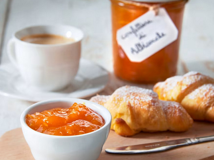Prepara la confettura di albicocche con Bimby.