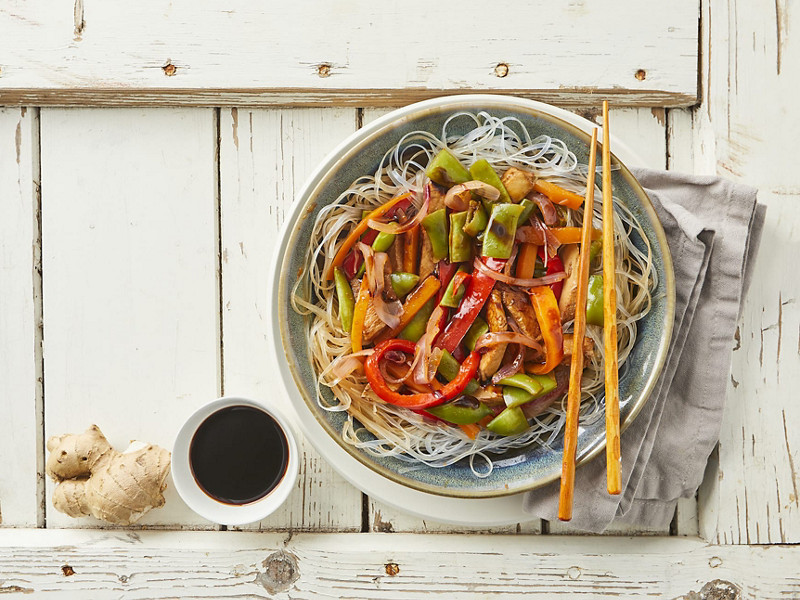 Scopri come preparare dei deliziosi noodles con verdure con Bimby®.