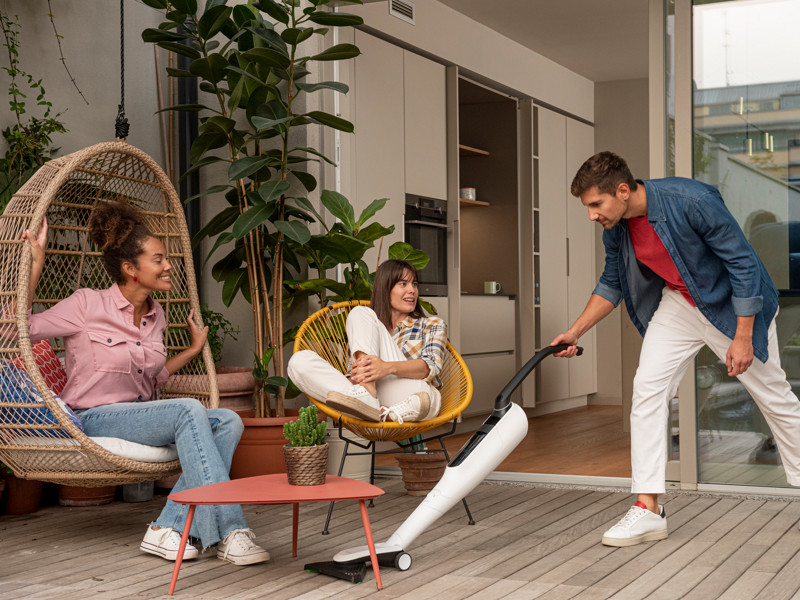 Scopri come Folletto può facilitare la pulizia del tuo balcone.