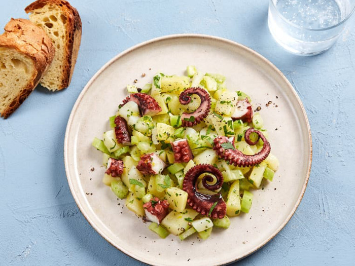 Insalata di polpo, patate e sedano al profumo di cedro