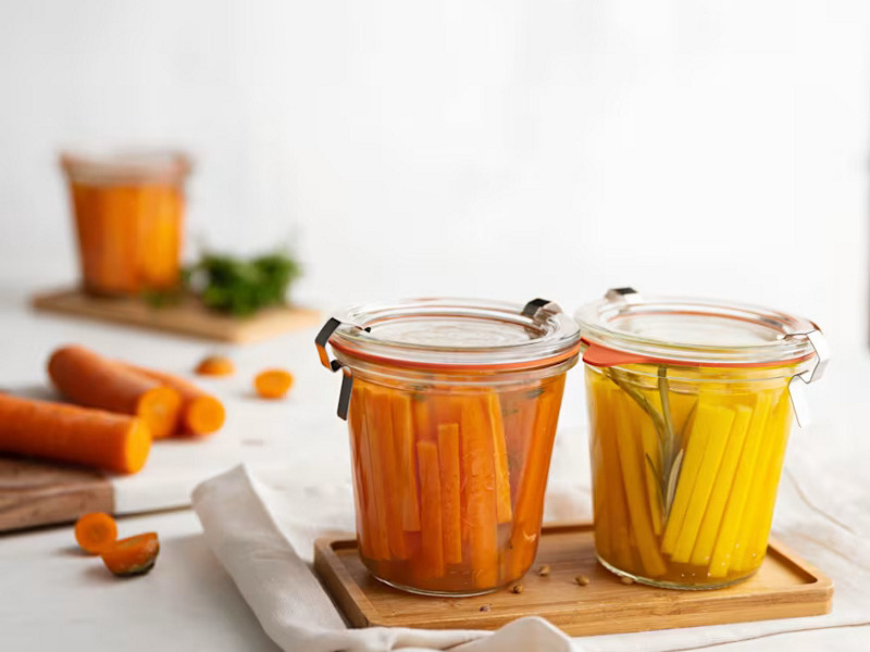 Scopri perché i cibi fermentati fanno bene alla salute e come prepararli facilmente con Bimby. 