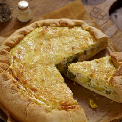 Rosenkohl-Hefe-Kuchen mit Schinken
