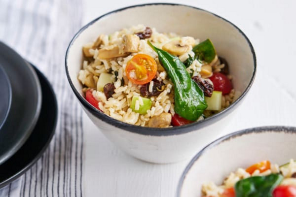 Salada fresca de arroz integral