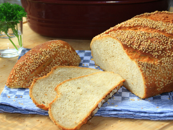 Sesam Buttermilch Brot