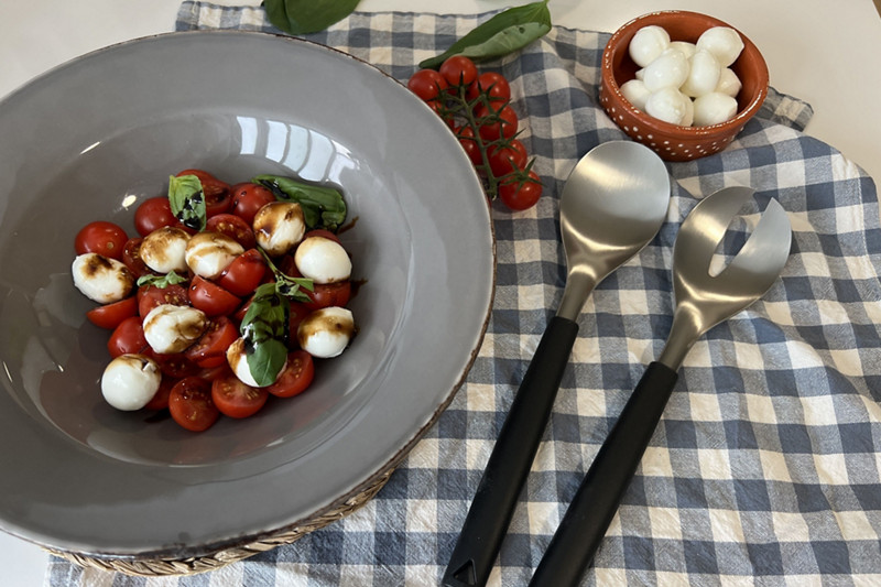 Ensalada Caprese - set de ensaladas triangle