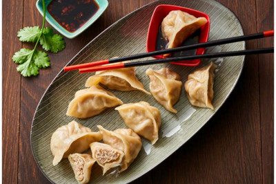 Steamed cabbage and pork dumplings ID80534 landscape01 lpr