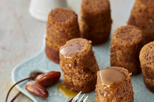 Sticky toffee puddings