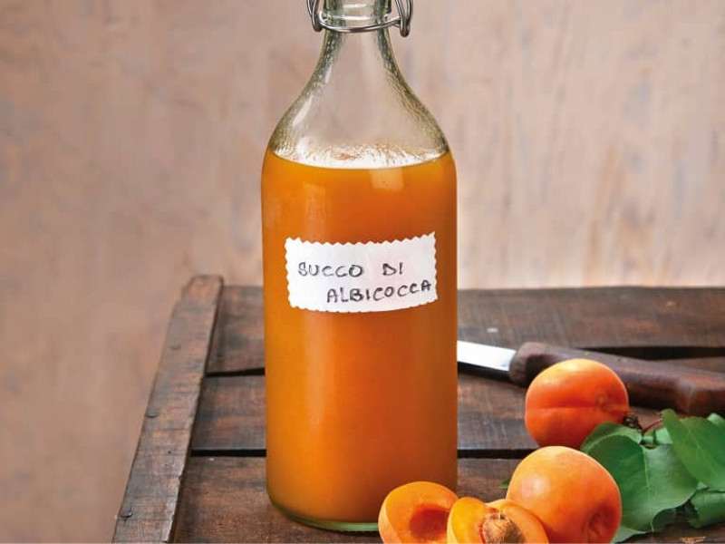 Rinfrescati con un delizioso succo di albicocche fatto in casa con Bimby®.