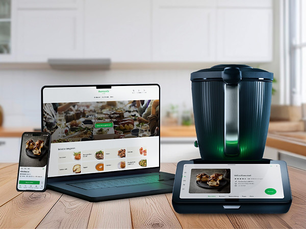 Thermomix TM7, Laptop und Handy mit Cookidoo auf dem Screen