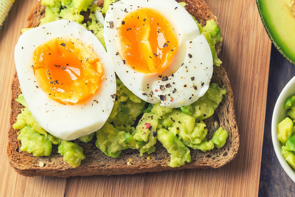 Ei-Avocado-Brot